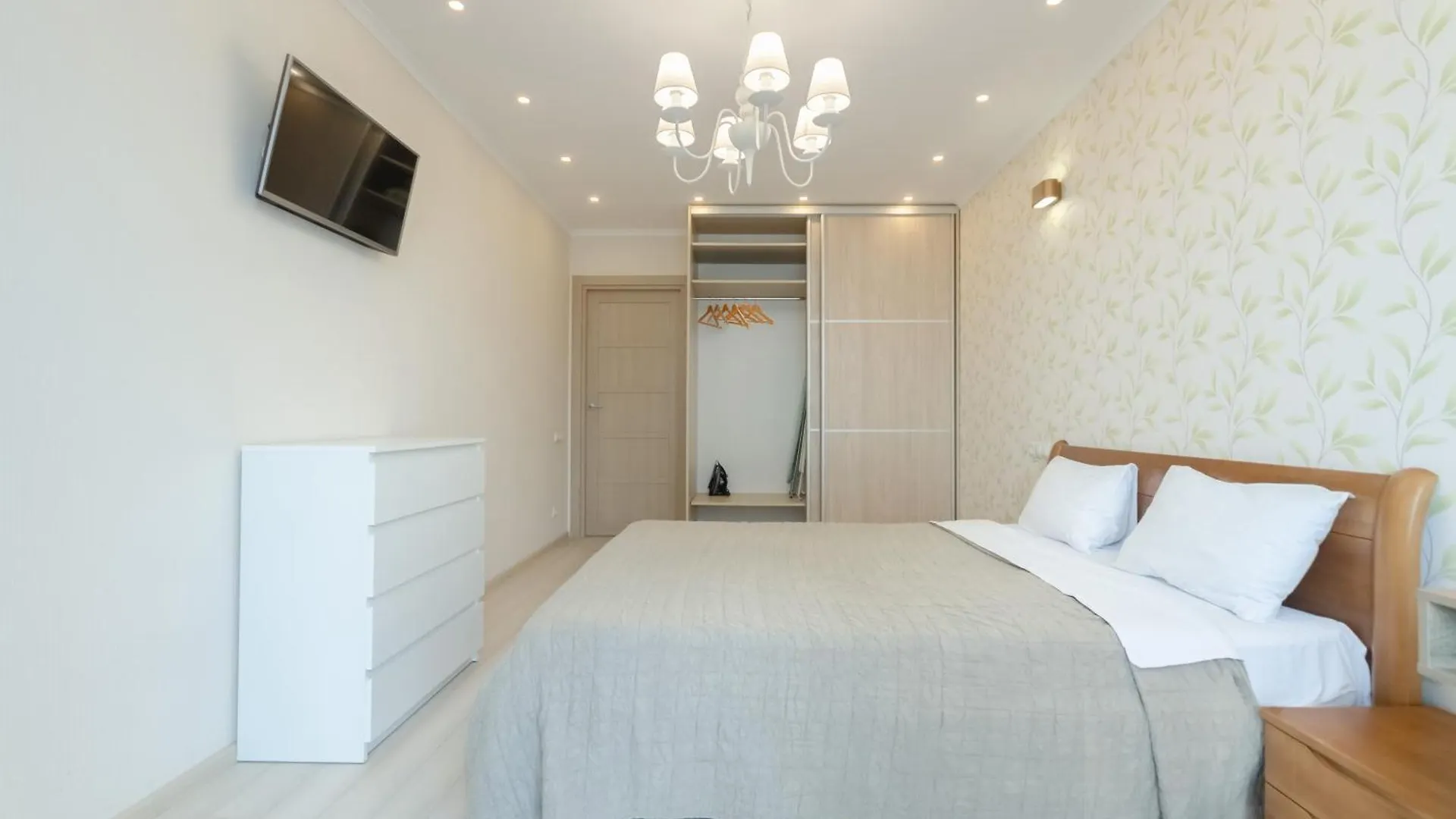 Petrovdom Apartments 3-143 In Rc Central Park, 7 John Mccain Street 基輔