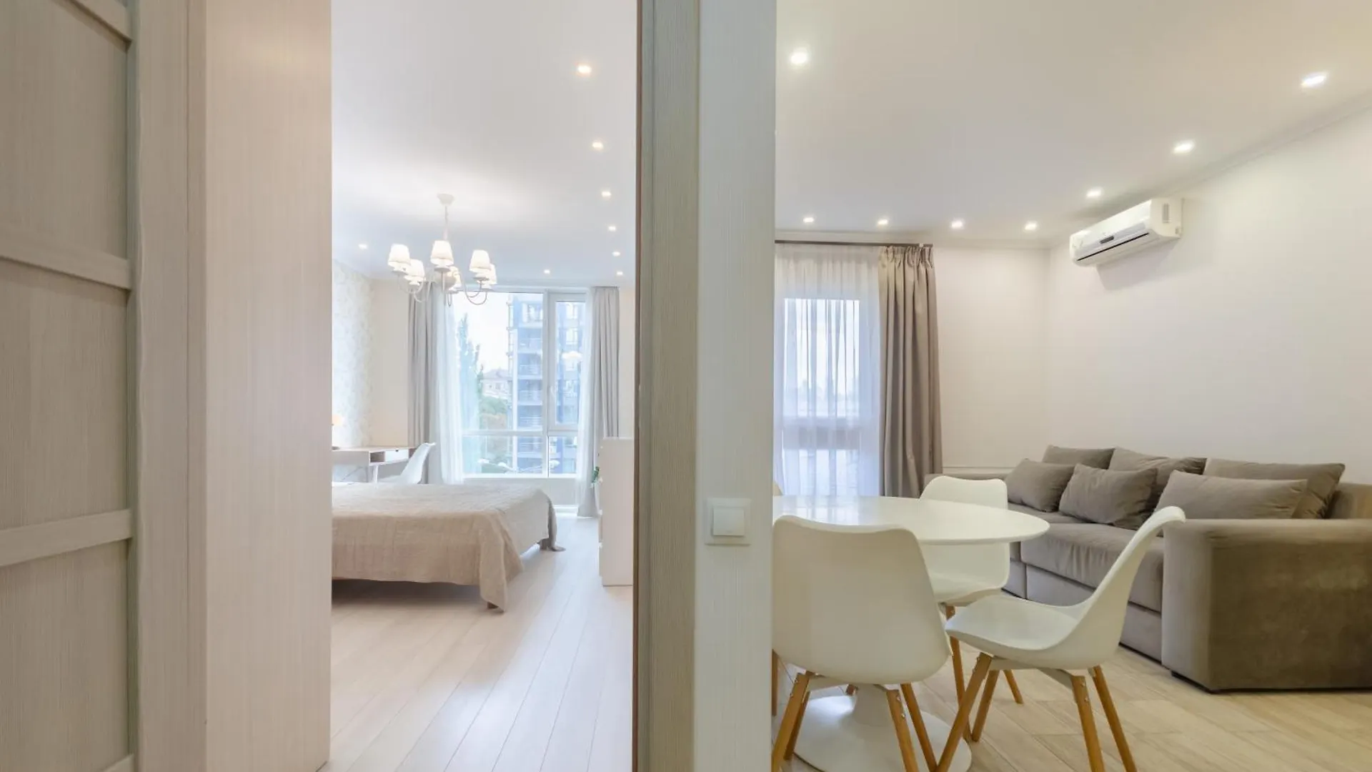 Petrovdom Apartments 3-143 In Rc Central Park, 7 John Mccain Street 基輔