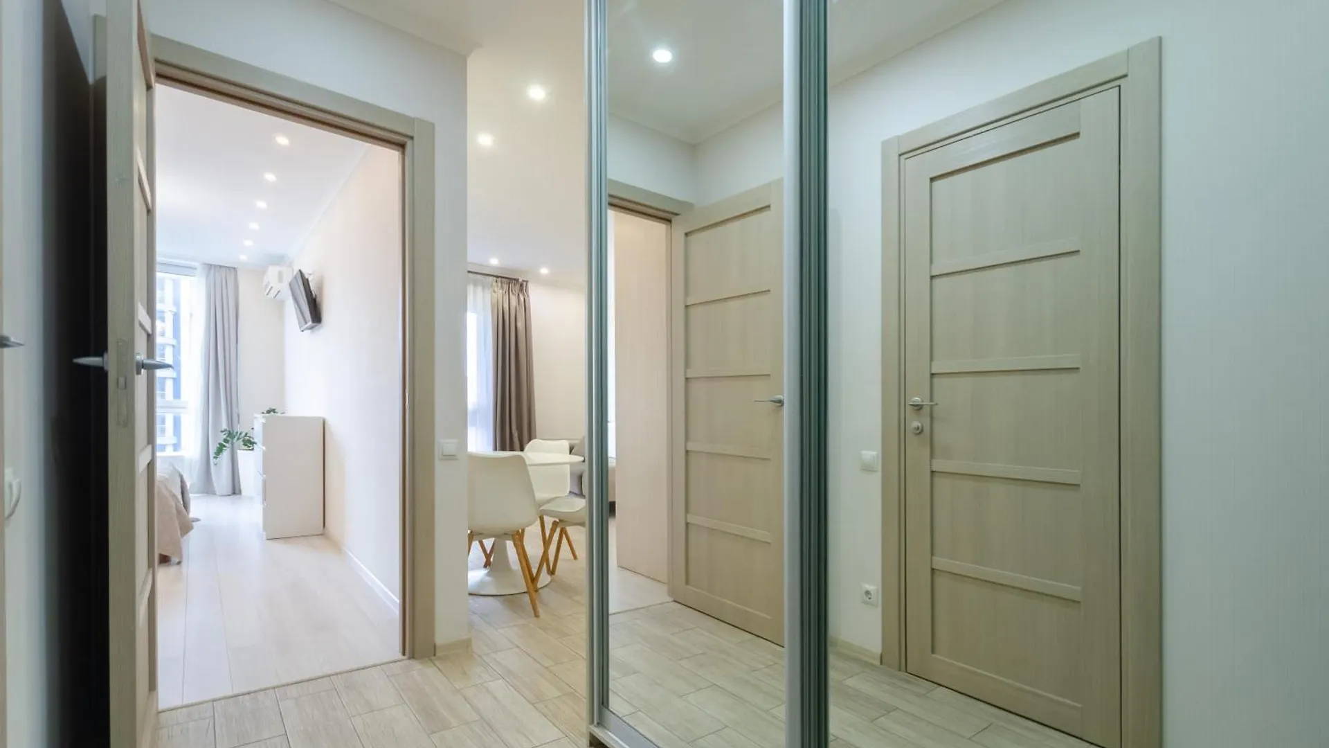 Petrovdom Apartments 3-143 In Rc Central Park, 7 John Mccain Street Kyjev 0*,