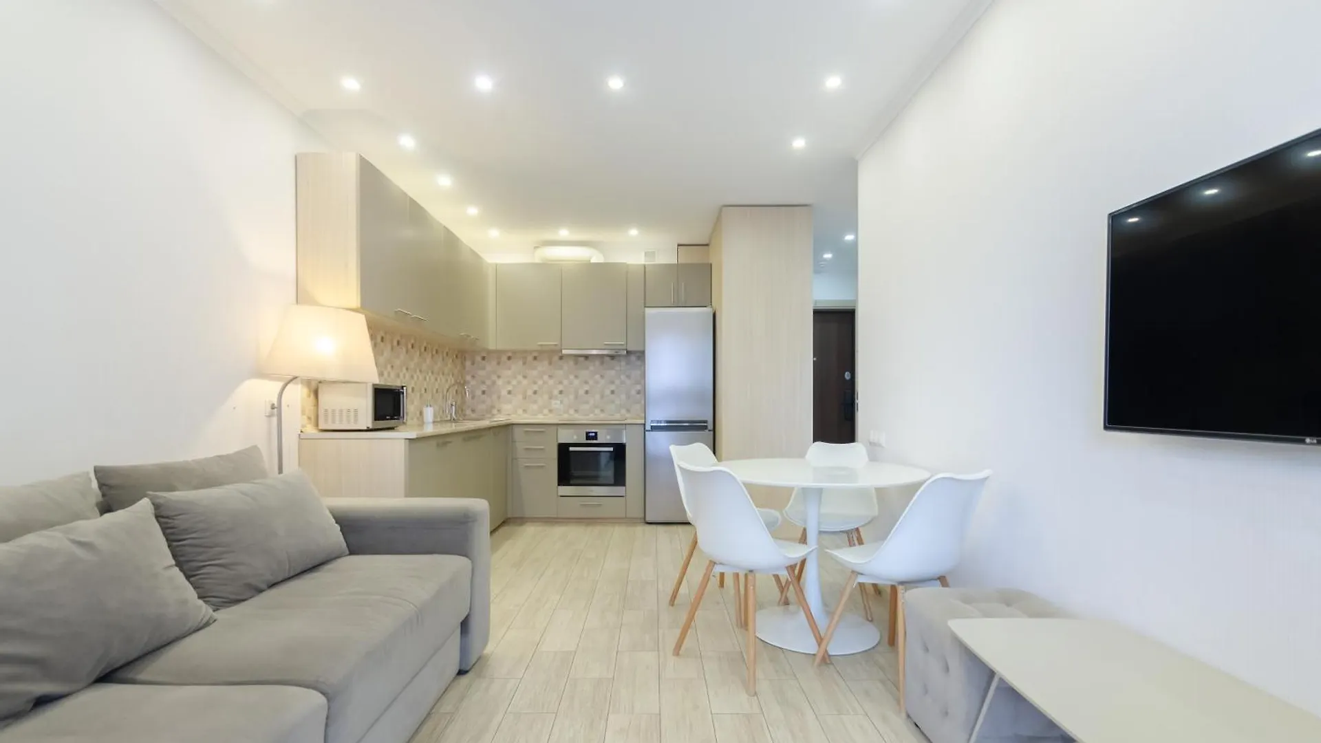 Petrovdom Apartments 3-143 In Rc Central Park, 7 John Mccain Street Kyjev