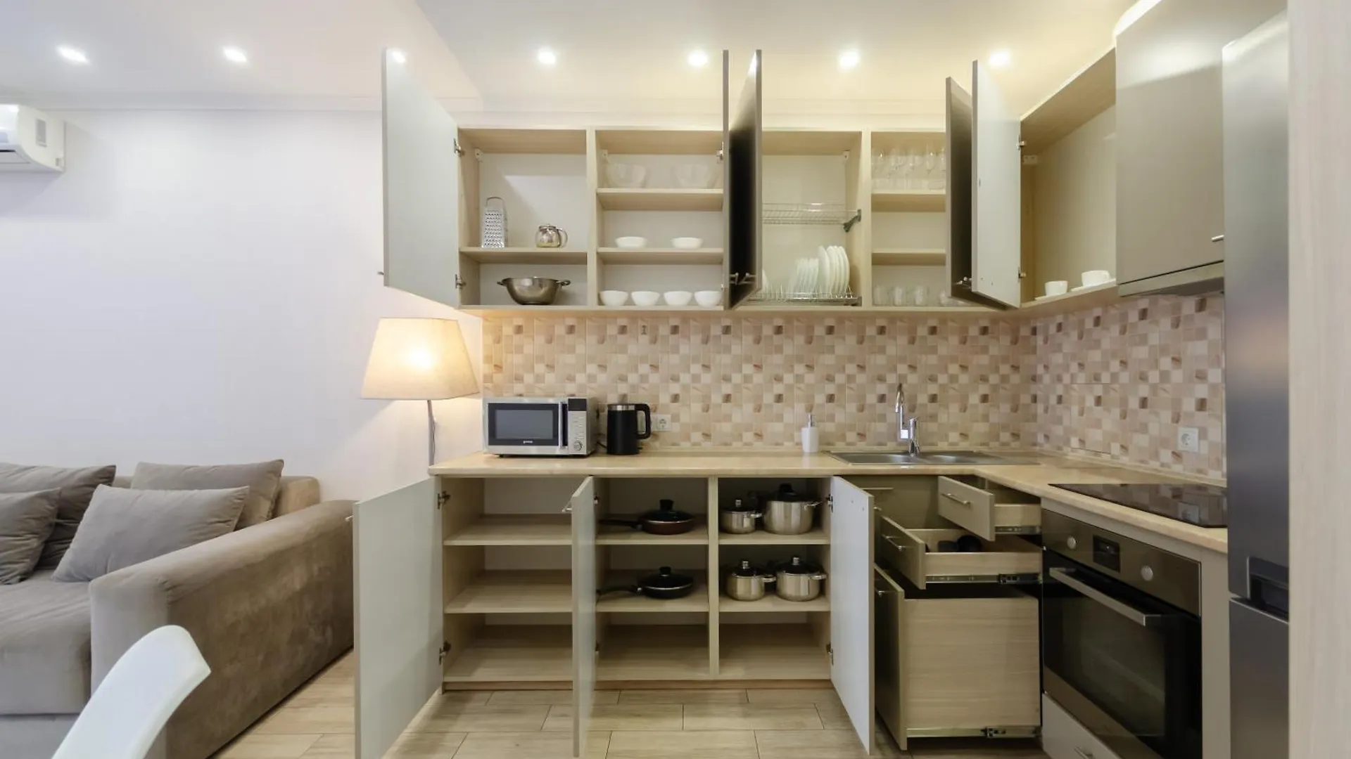 Petrovdom Apartments 3-143 In Rc Central Park, 7 John Mccain Street Kijev Ukrajna